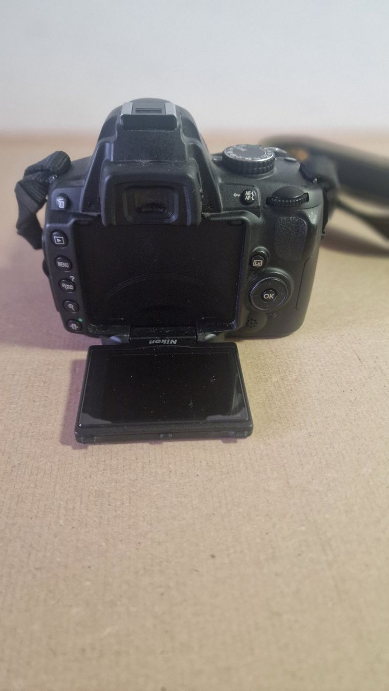 Nikon Kamera: Nikon D5000 Spiegelreflexkamera mit Objektiven – Gebraucht aus Sirnach von Giordi1 1