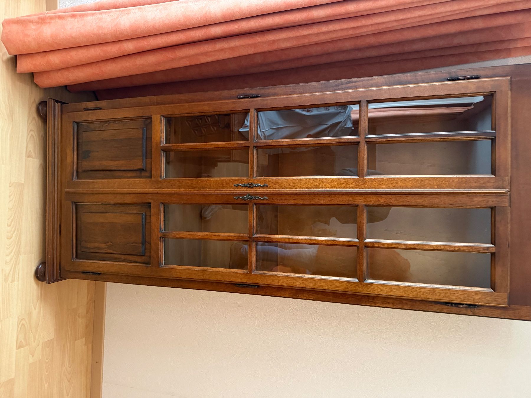 Vitrinen: Vitrine – Gebraucht aus Collombey von Chervaz0