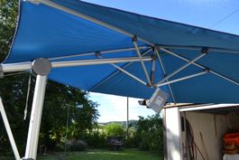 Sonnenschirm 3m Blau  6 Arme  mit Sockel für Randmontage