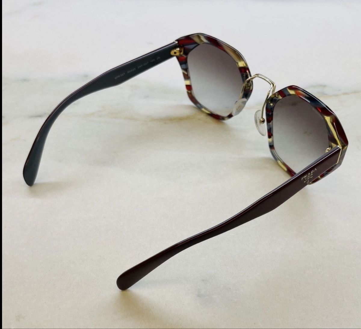 Prada Occhiali & Lenti: Lunettes de soleil Prada – Usato da Biel/Bienne venduto da Irideca 1