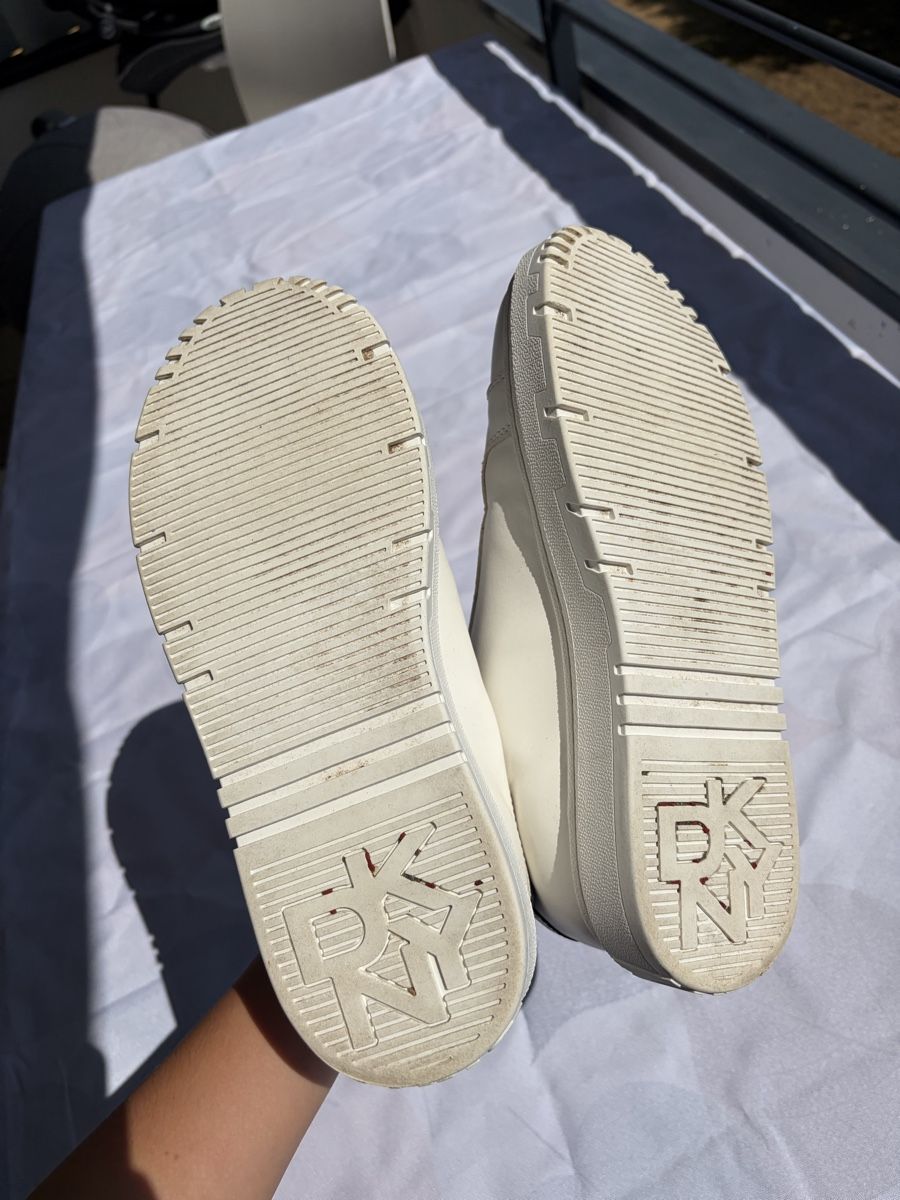 DKNY Damenschuhe: DKNY baskets femmes blanches  – Gebraucht aus Pully von ari_78pk 4