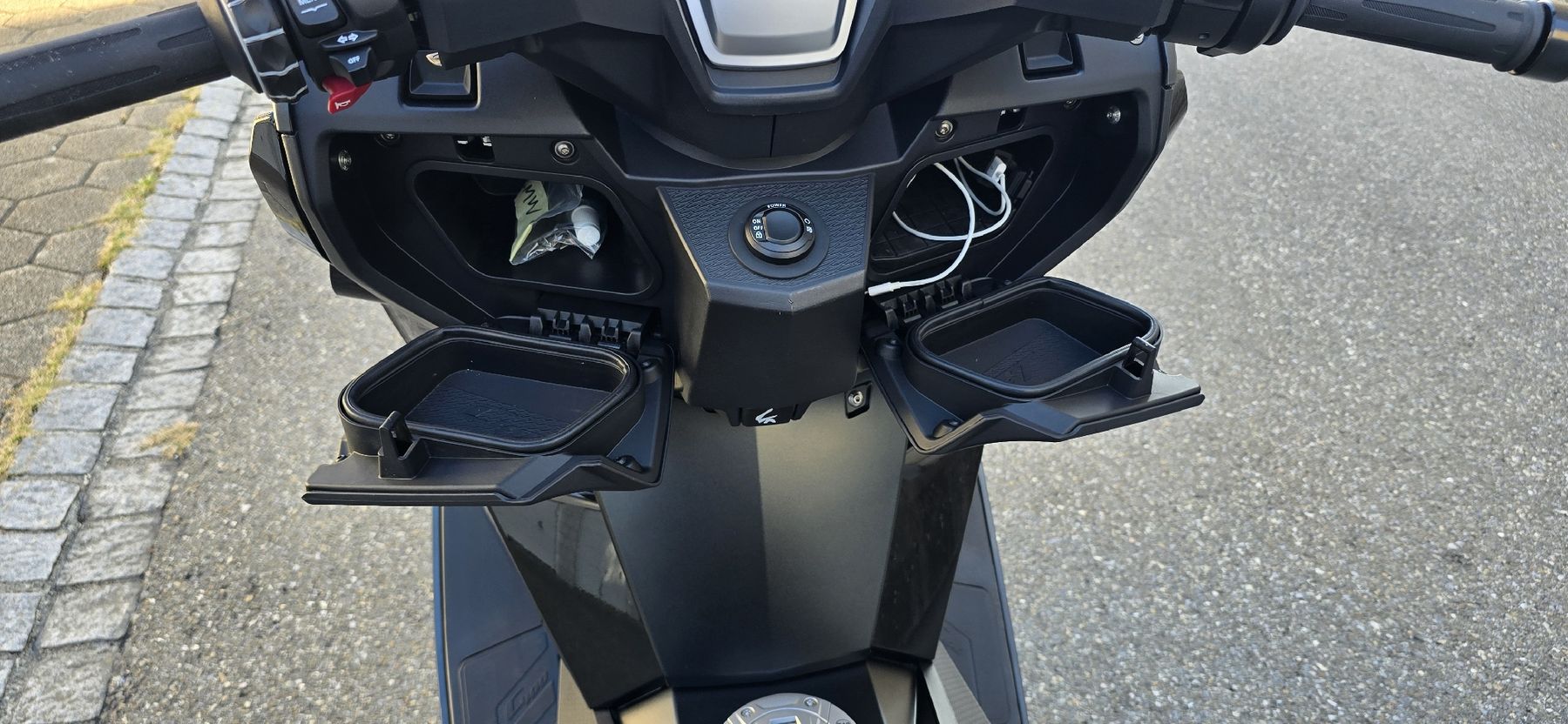 BMW Scooter: BMW c400gt schwarz – Usato da Sarmenstorf venduto da SebastianoS01 7