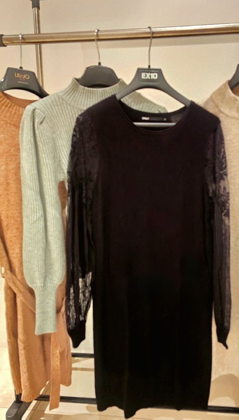 Only Lots de vêtements: Kleiderpaket "Strickkleider" Gr.S Only – D'occasion à Rorschacherberg par Olgamedved 5