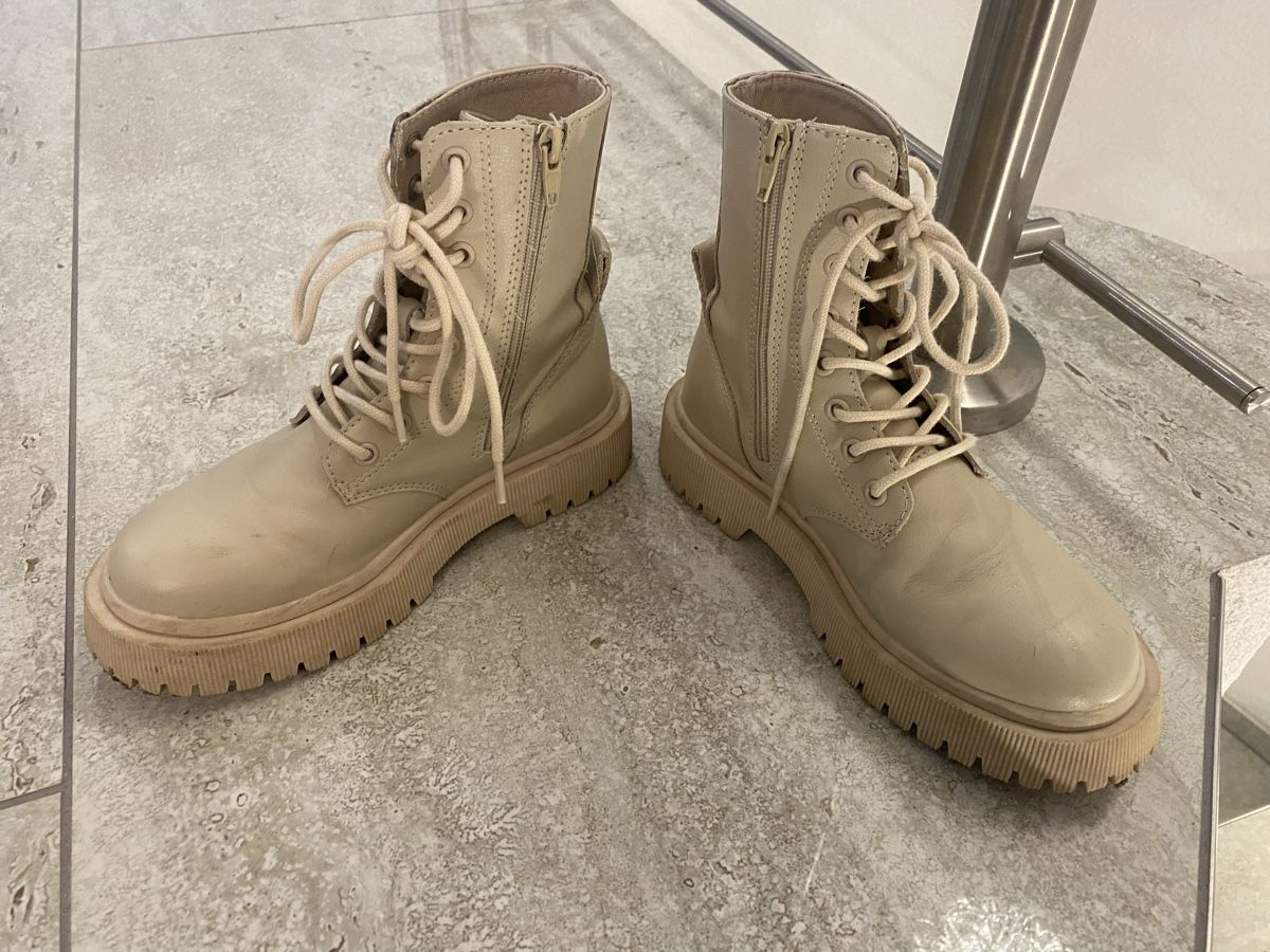 Zara Schuhe für Mädchen: Zara Leder Winterstiefel Gr 32 – Gebraucht aus Birrwil von Bendegriz 1