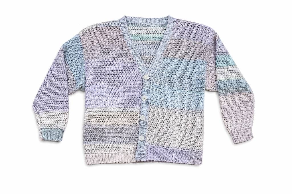 Giacche: Handgemachte Strickjacke Gr. L – Usato da Olten venduto da Schrankperle