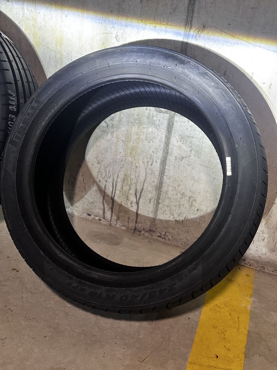 Autres accessoires p. véhicule: Pirelli P Zero – Neuf avec emballage d'origine à Courroux par cat_yts6 1