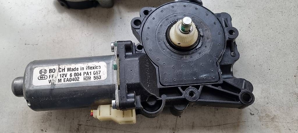 Tutti pezzi di ricambio auto: SCHEIBENHEBERMOTOR  +  HECKWISCHERMOTOR – Usato da St. Gallen venduto da kratzki01 1