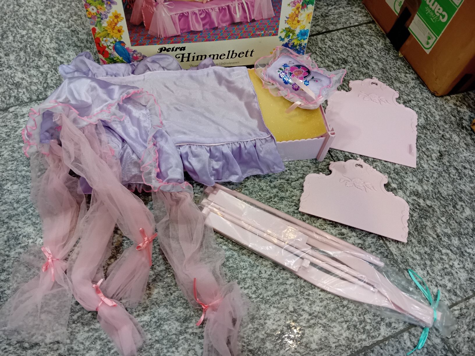 Casette per bambini: Petra Himmelbett per bambole Barbie – Usato da Biasca venduto da Old_6blh 1