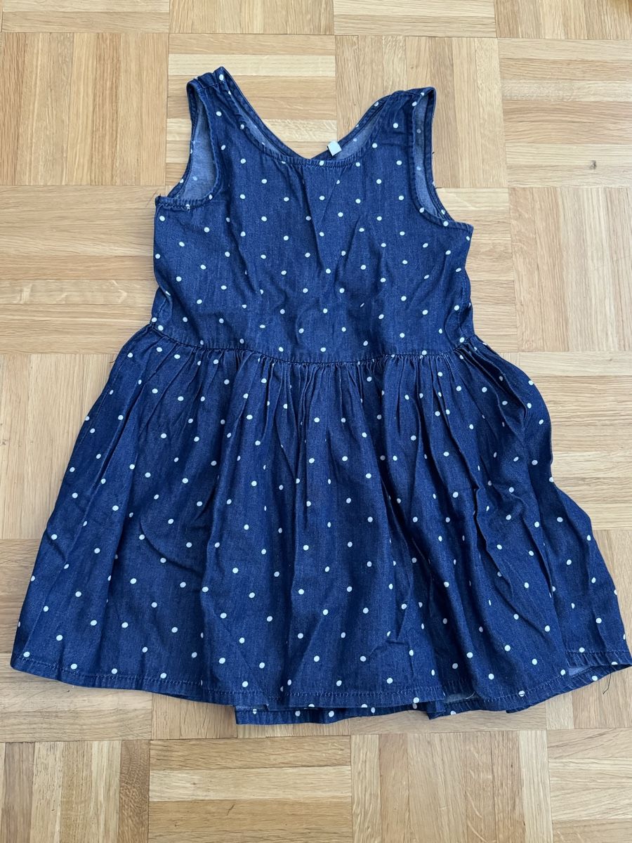 Robes et jupes: Kinder Kleid, Gr. 108 – D'occasion à Kilchberg ZH par Von_dutch