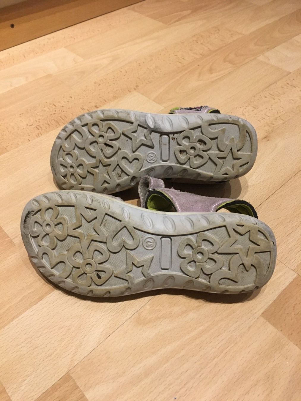Scarpe per ragazze: Sandalen Grösse 32 – Usato da Uetendorf venduto da Gar_9pvy 3