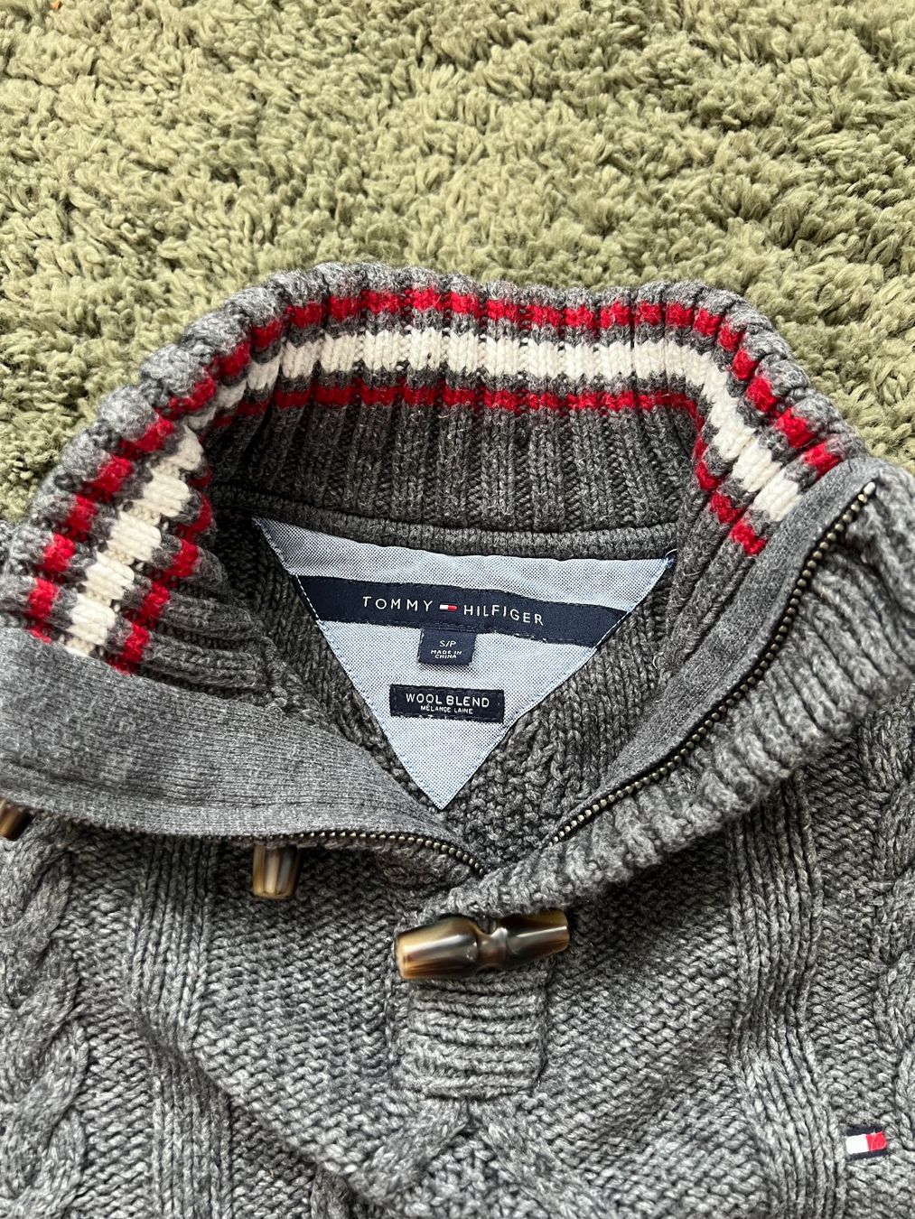 Tommy Hilfiger Pullover & Sweatshirts: Tommy Hilfiger Pullover grau Grösse S – Neu (gemäss Beschreibung) aus Langnau am Albis von olimrt 1