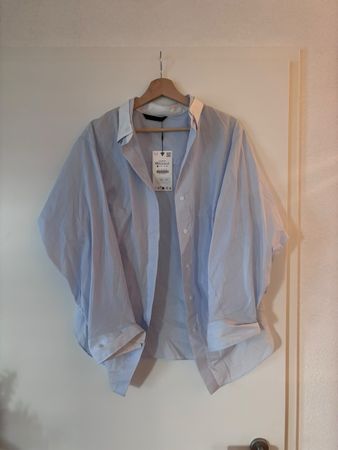 Chemise Zara bleu clair coupe oversize neuve