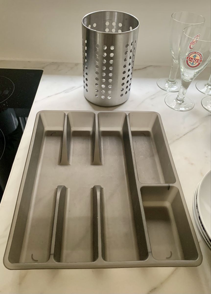 Elettrodomestici da cucina: KITCHEN: utensil / set glasses/ plates / cutlery – Usato da Zürich venduto da Angela_Fashion_Lover 6