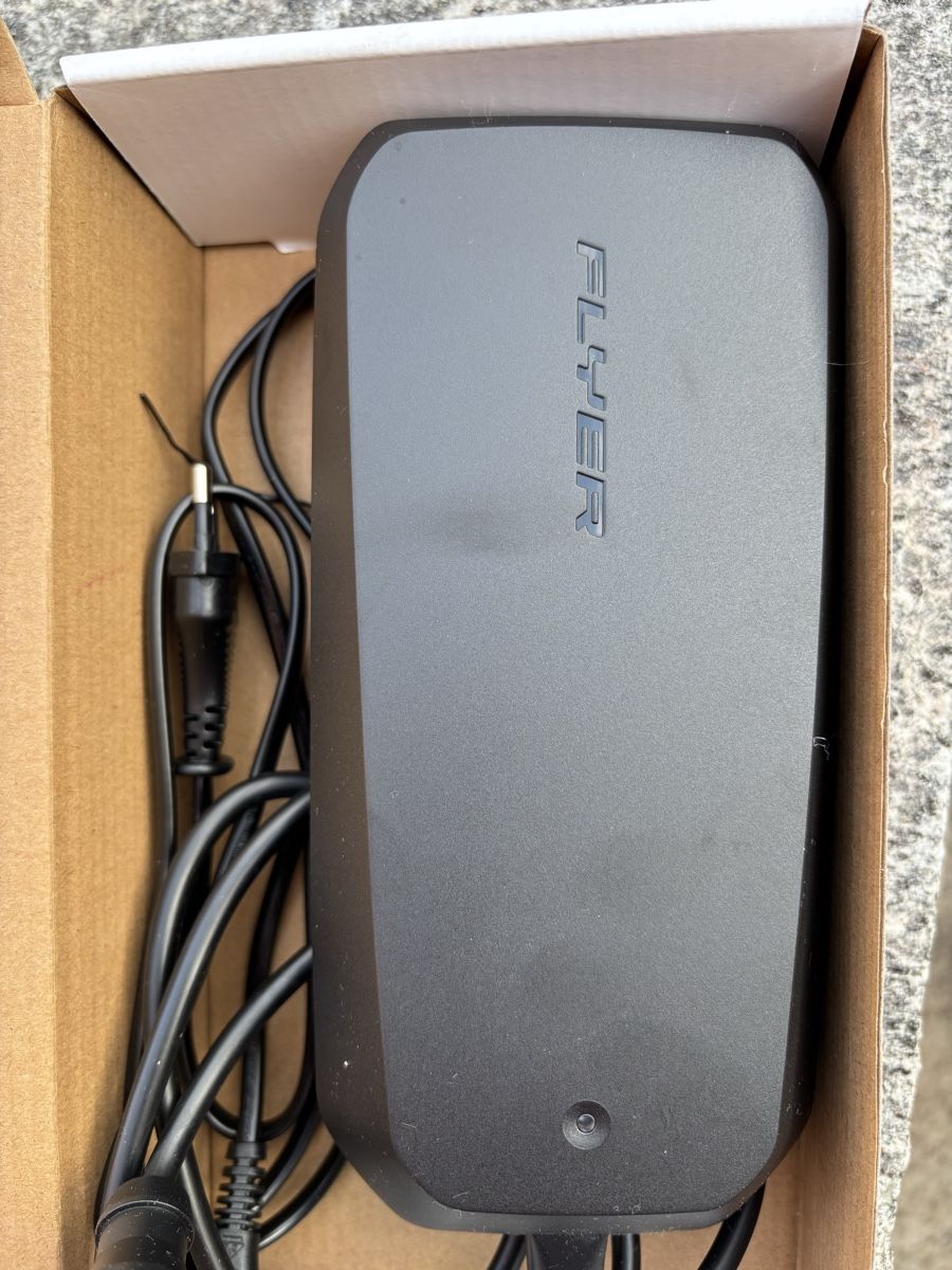 Flyer Chargeurs: Flyer Ladegerät  – D'occasion à Kleindietwil par Hermi2017 3