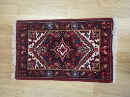 Kleiner Orientteppich handgeknüpft Rot/Blau 66x40cm