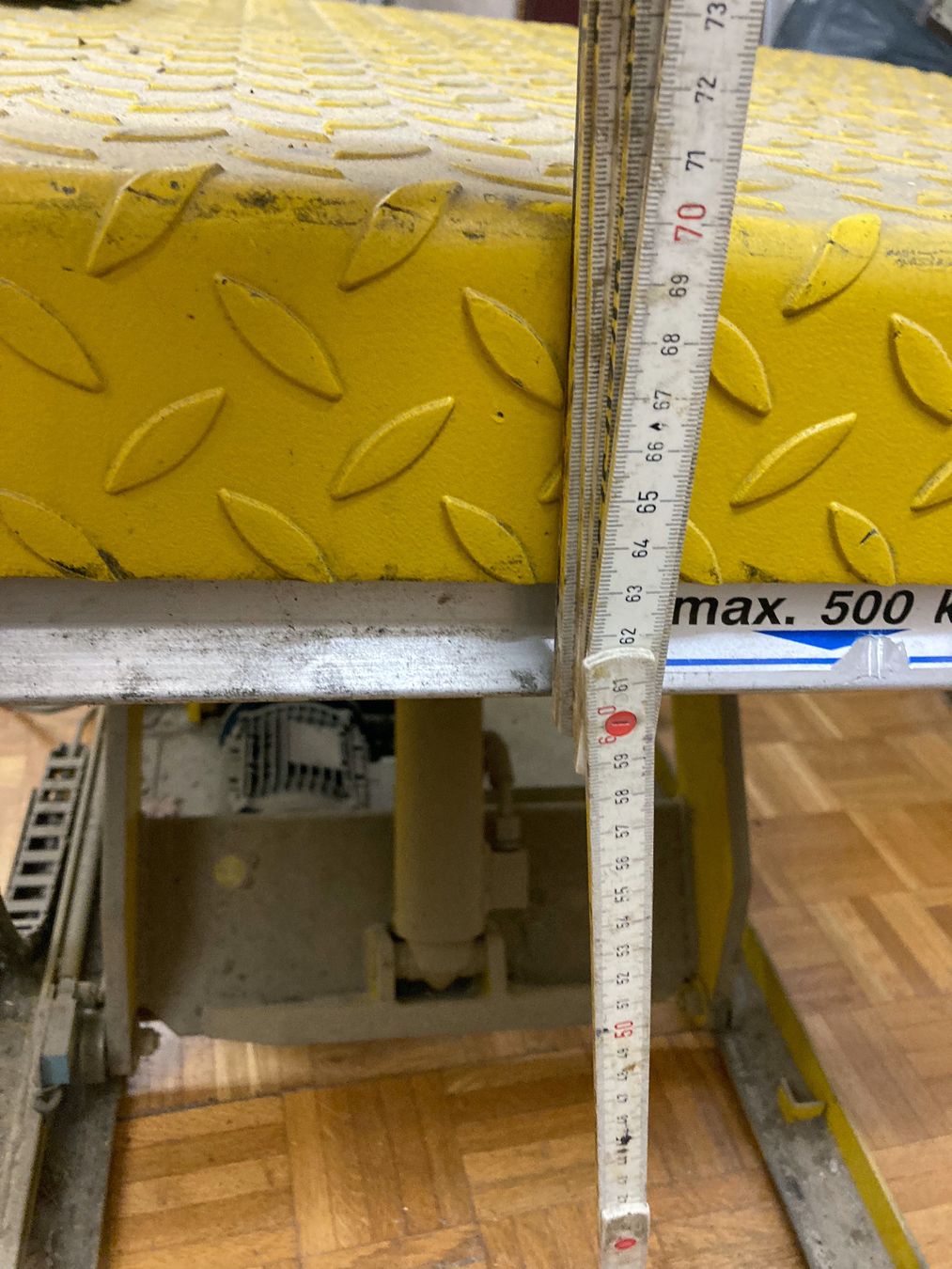 Hebebühne & Wagenheber: kleine Hebebühne elektrisch – Gebraucht aus Volketswil von  2