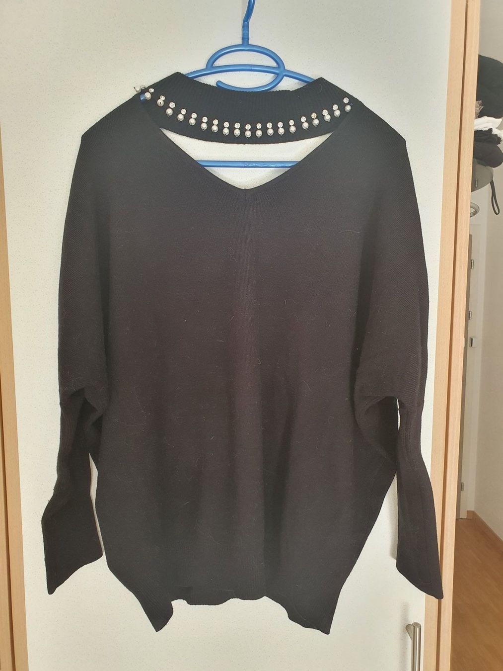 Pullover & Sweatshirts: Pull noir ras de cou à perles taille unique – Neu (gemäss Beschreibung) aus Versoix von aline_b
