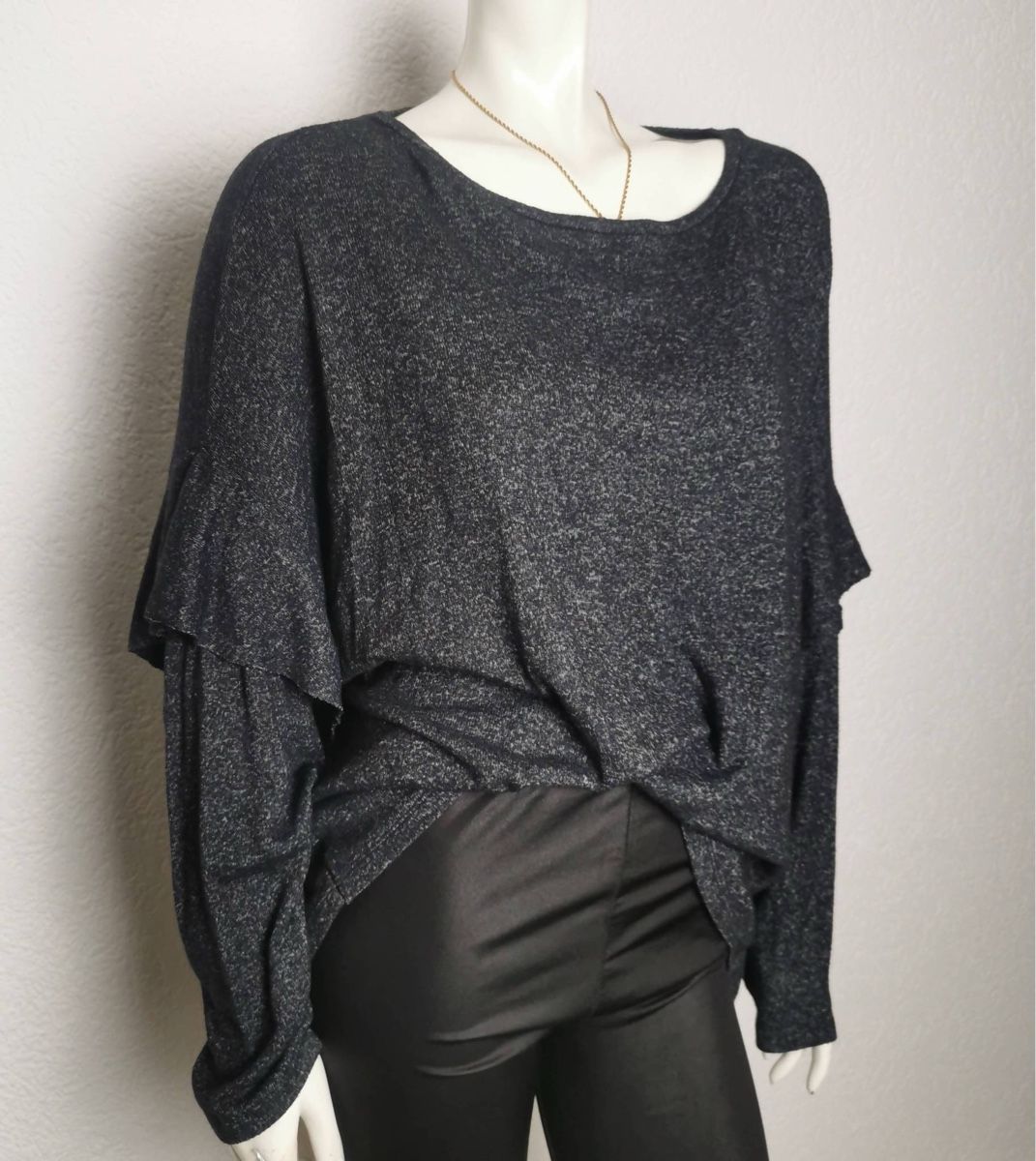 Maglioni & Felpe: Pullover Oberteil meliert Dunkelgrau mit Volants - L – Usato da Wettingen venduto da JasminL92-4 1