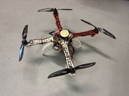 DJI F450 Quadrocopter mit DJI Naza V2 und iOSD mini