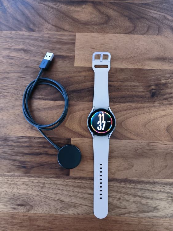 Neuwertige Samsung Galaxy Watch 4 Uhr mit vielen Funktionen Kaufen