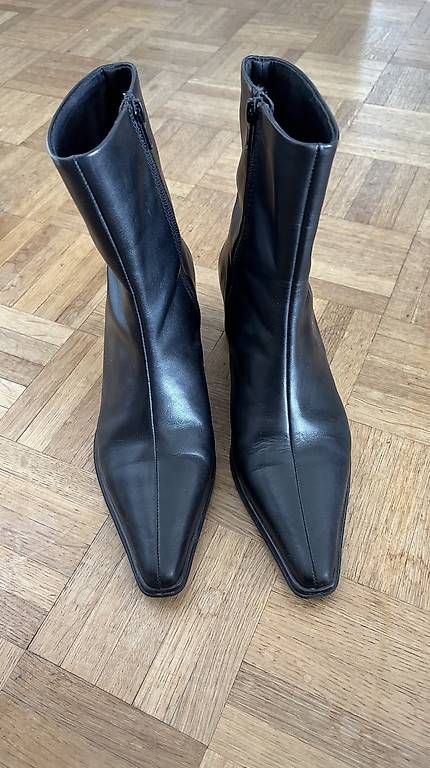 Scarpe da donna: SCHWARZE LEDER-STIEFELETTEN VAGABOND – Usato da Liebefeld venduto da DilaraNathalie 4