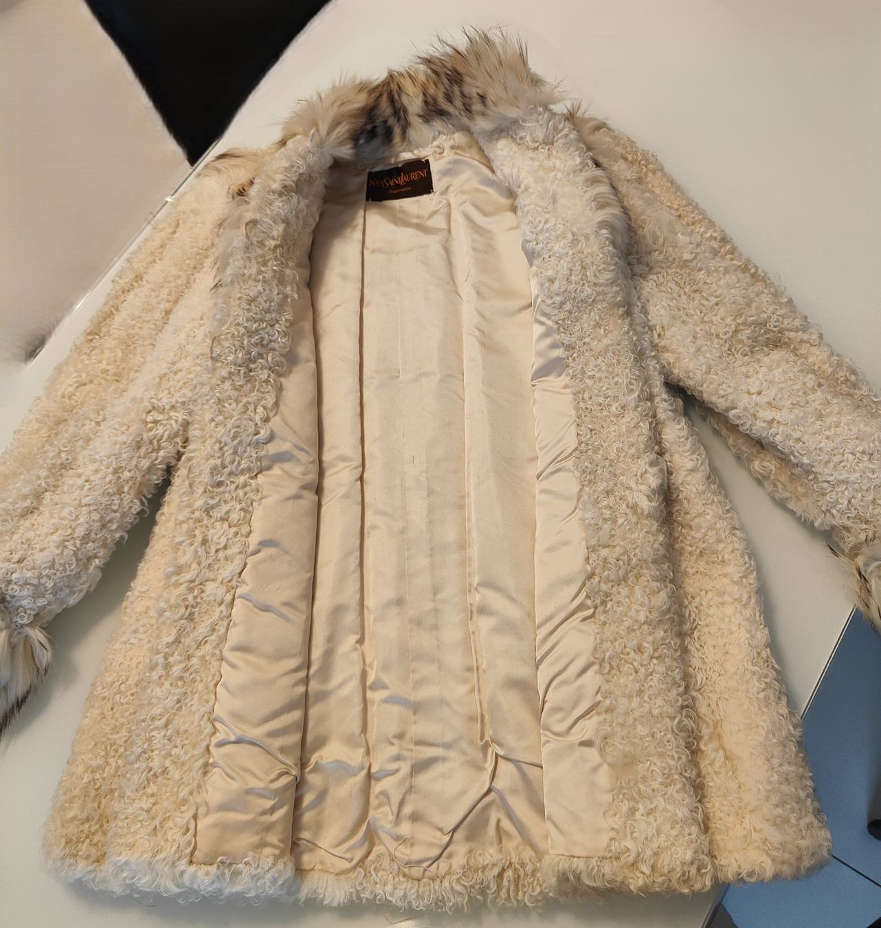 Saint Laurent Jacken: YSL – Pelzjacke – Neu (gemäss Beschreibung) aus Rancate von Solo_cose_belle 2