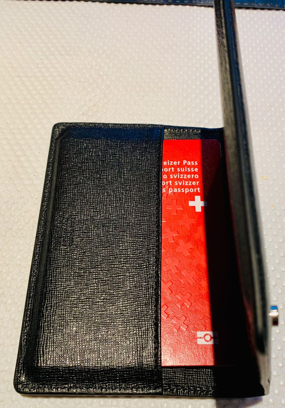Navyboot Valigie & Borse: NAVYBOOT neuf : Étui en cuir pour passeport – Nuovo e nell'imballaggio originale da Lausanne venduto da mik_l5py 2