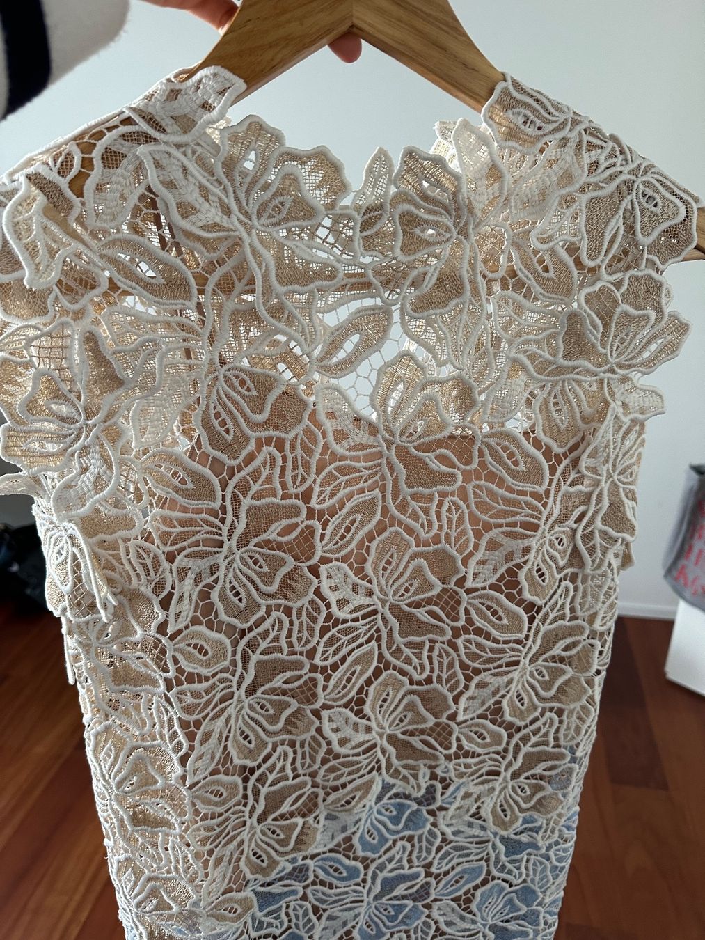 Kleider: N21 embroidery dresss – Gebraucht aus Oberwil b. Zug von An_you78 5