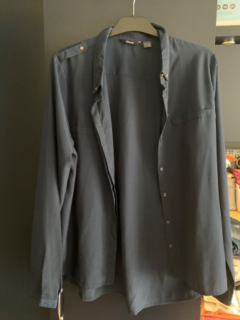Dunkelblaue Damenbluse