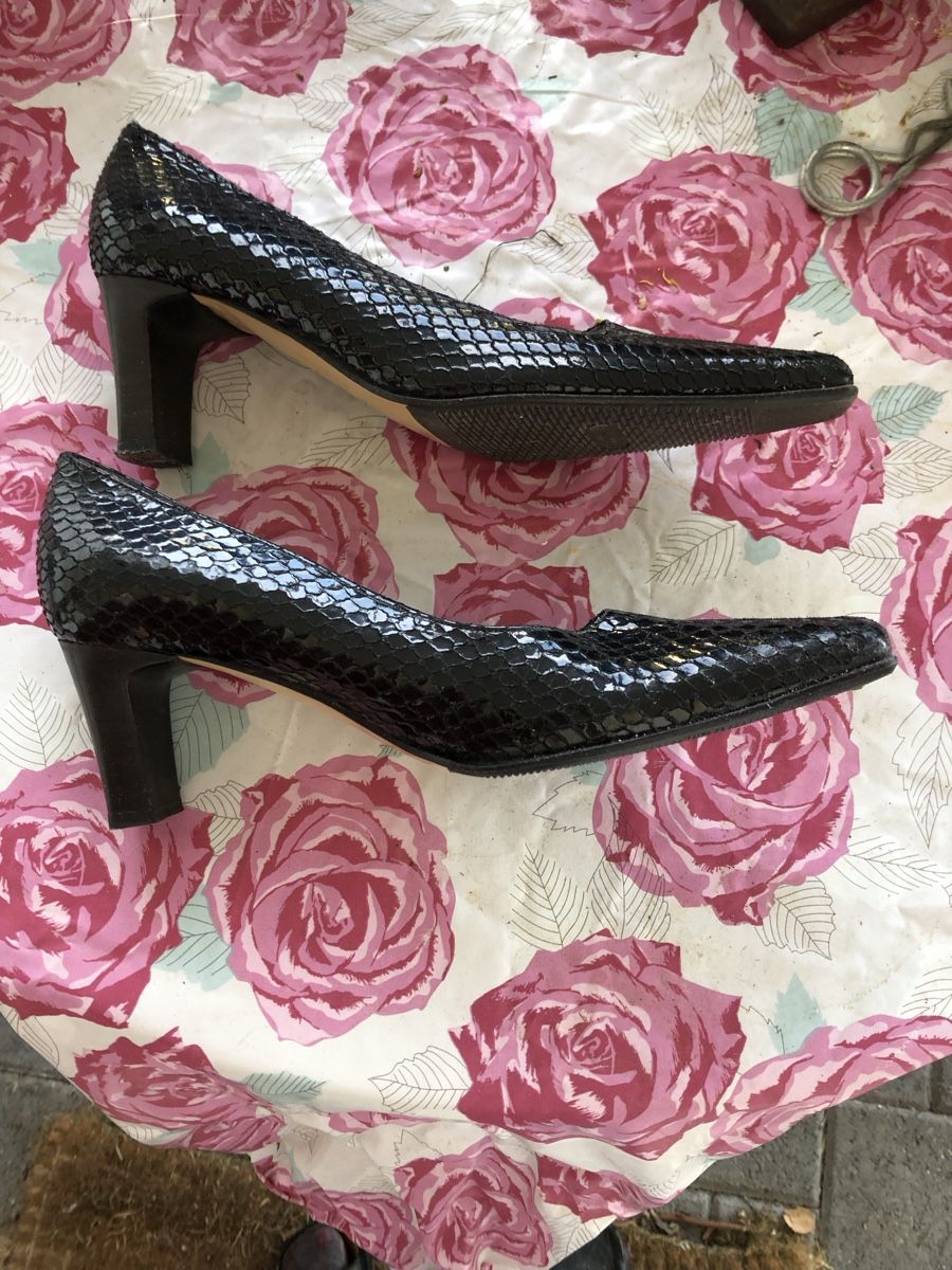 Scarpe da donna: Schwarzer Lederschuh Valleverde – Nuovo (secondo la descrizione) da Solothurn venduto da Congela 1