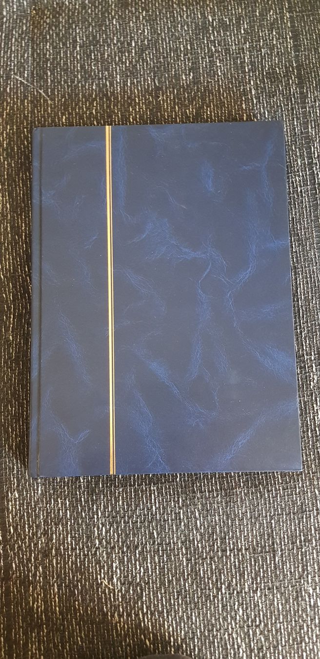 Alben: Briefmarkenalbum blau – Gebraucht aus Jona von Glareola 1