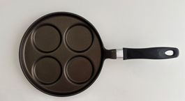 Pfanne für 4 Eier oder Pancakes schwarz