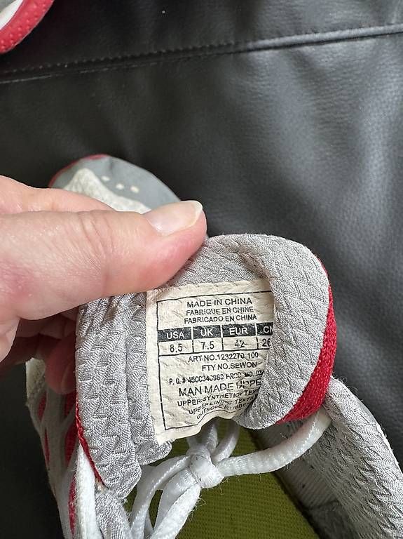 Chaussures hommes: Under Armor Micro G Defy – D'occasion à Therwil par niggidaetsch 1