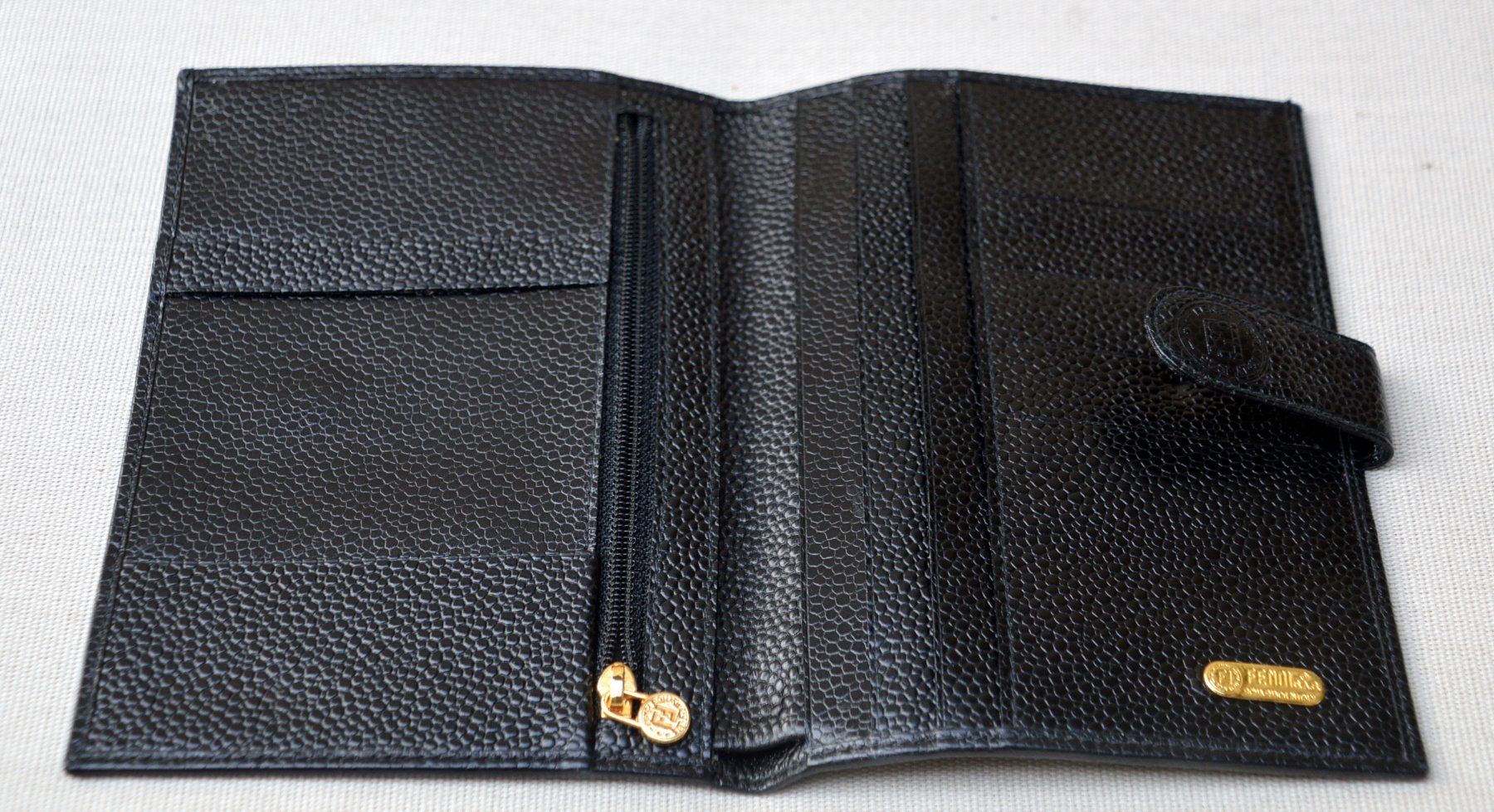 Fendi Portafogli: Fendi Agenda  / Portefeuille – Usato da Collonges venduto da arashee