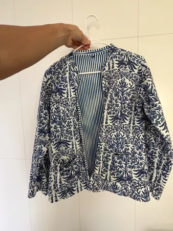Women’s quilted jacket (fits like a size S)