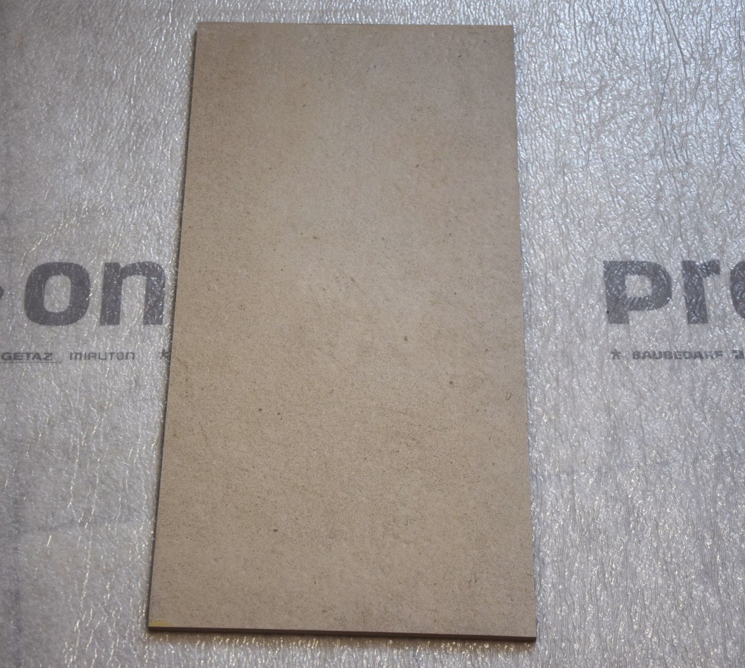 Rivestimenti per pavimenti: Platten Restposten – Nuovo (secondo la descrizione) da Hünenberg venduto da InternoAG