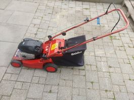 Ein Rasenmäher Solo Primo 582 SM