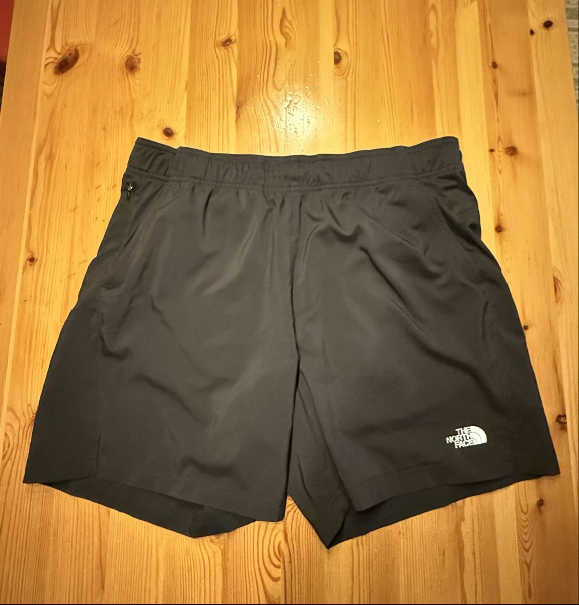 North Face Pantaloni: The north face short  – Usato da Gryon venduto da _PG_ 1