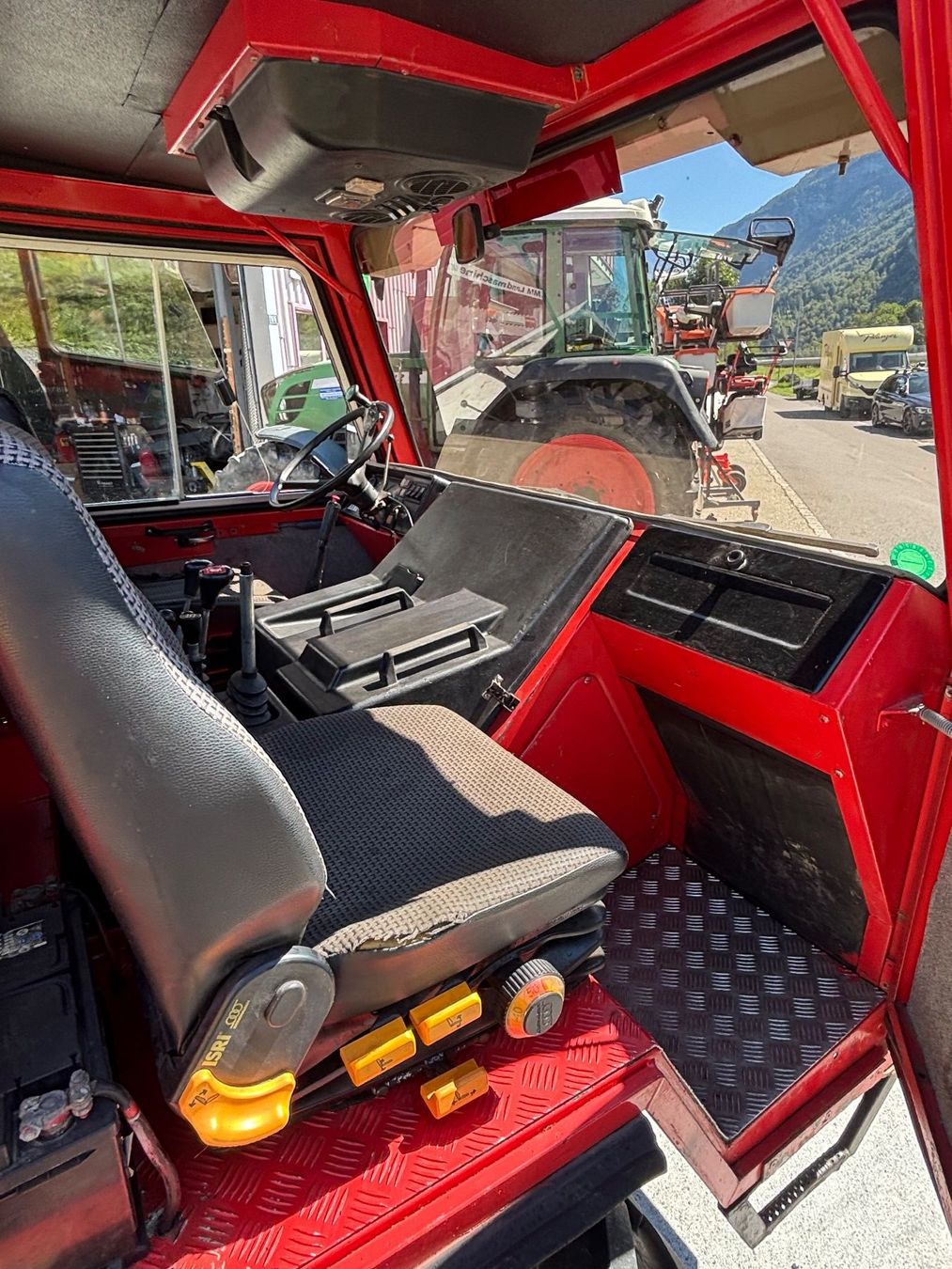 Aebi Tracteurs: Transporter Aebi TP 67 K mit Kipper Occasion – D'occasion à Meiringen par LMMLandmaschinenGmbH 4