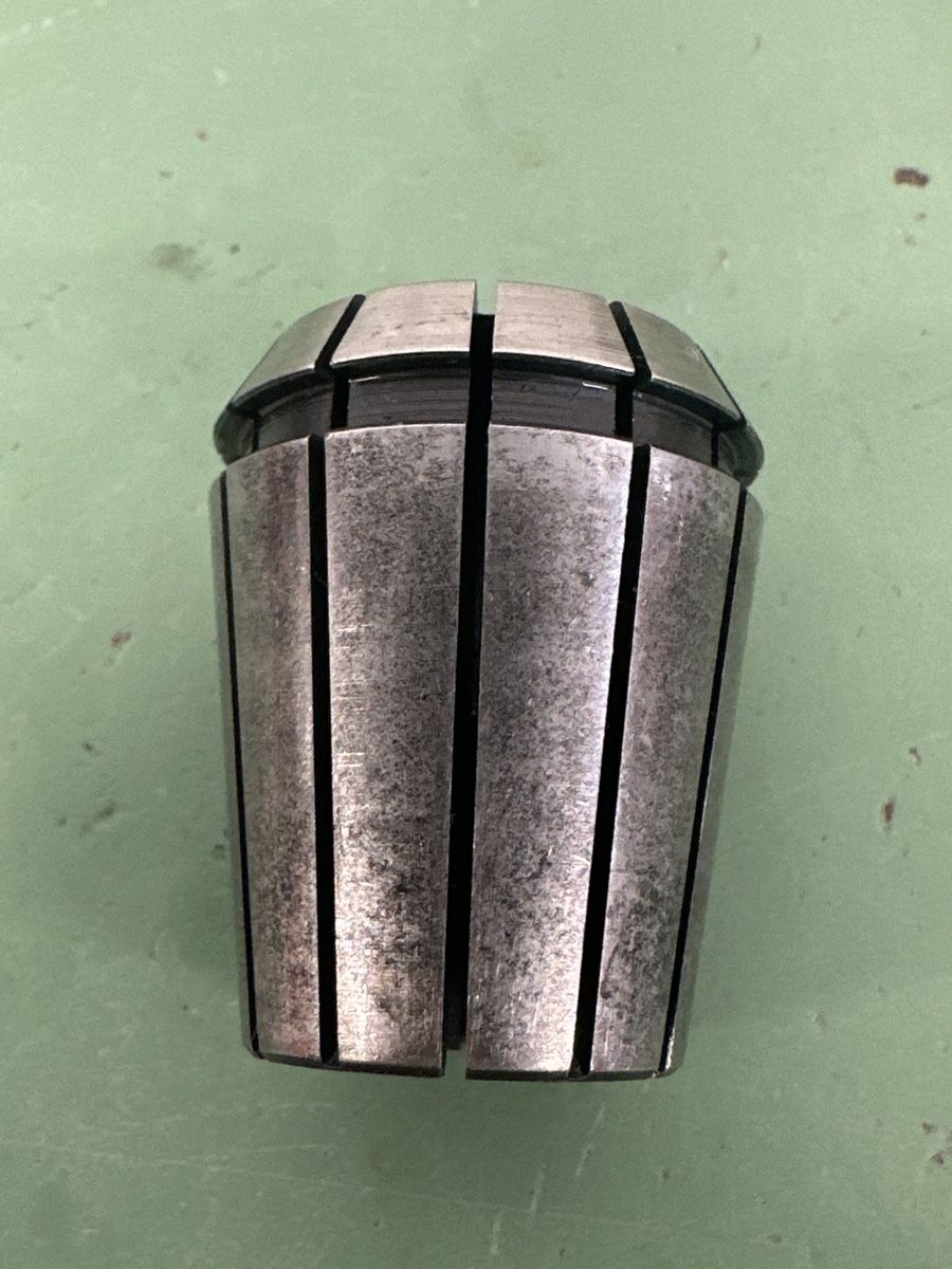 Tous les outils: Spannzangen, collet, E-32, 2.5-3 mm – D'occasion à Aarberg par SNMachines