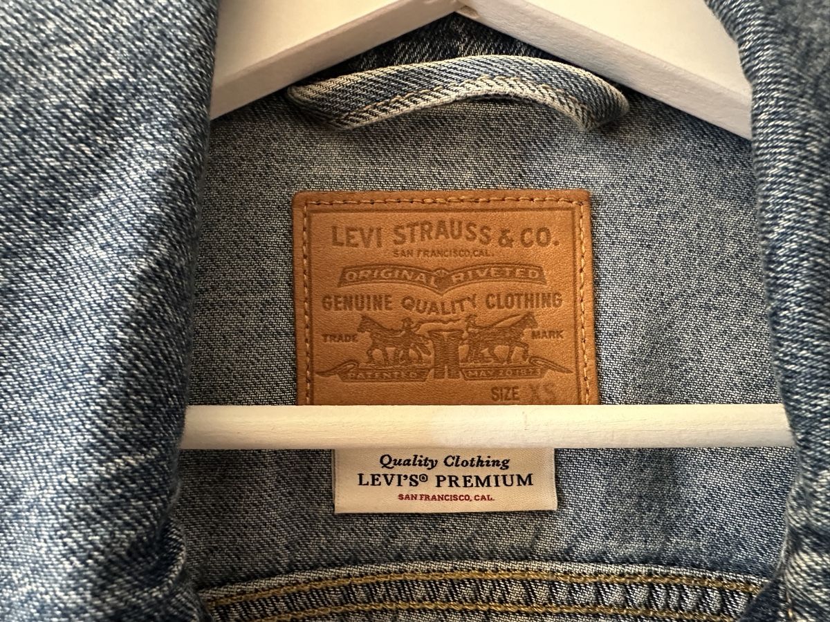 Levi's Jacken: Levis - New Heritage Trucker Jeans-Jacke – Gebraucht aus Uster von Mike_05 2