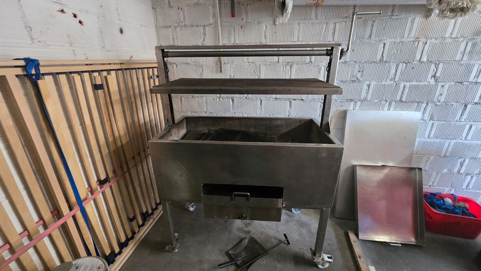 Griglie: grille profissional – Usato da Neuchâtel venduto da Ztzyztzg 1