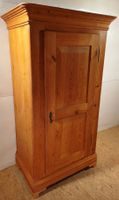 Antiker Tannenholz Schrank