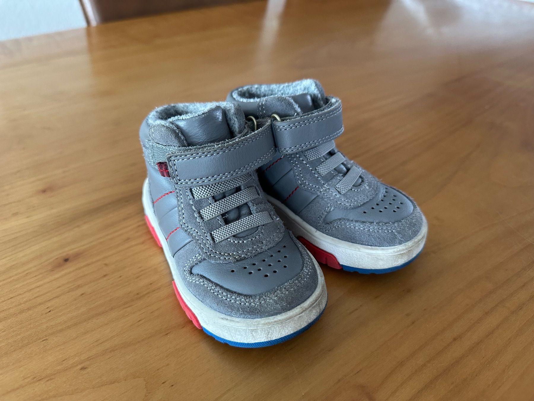 Scarpe per ragazzi: Kinderschuhe "Elefanten" Gr. 21 – Usato da Wallisellen venduto da funnydance