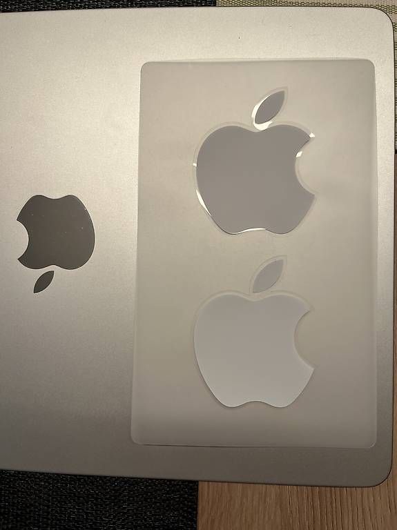 Sticker: Apple Mac Book Stickers - 2 Stk. MacBook – Usato da Olten venduto da gabriel_27 1