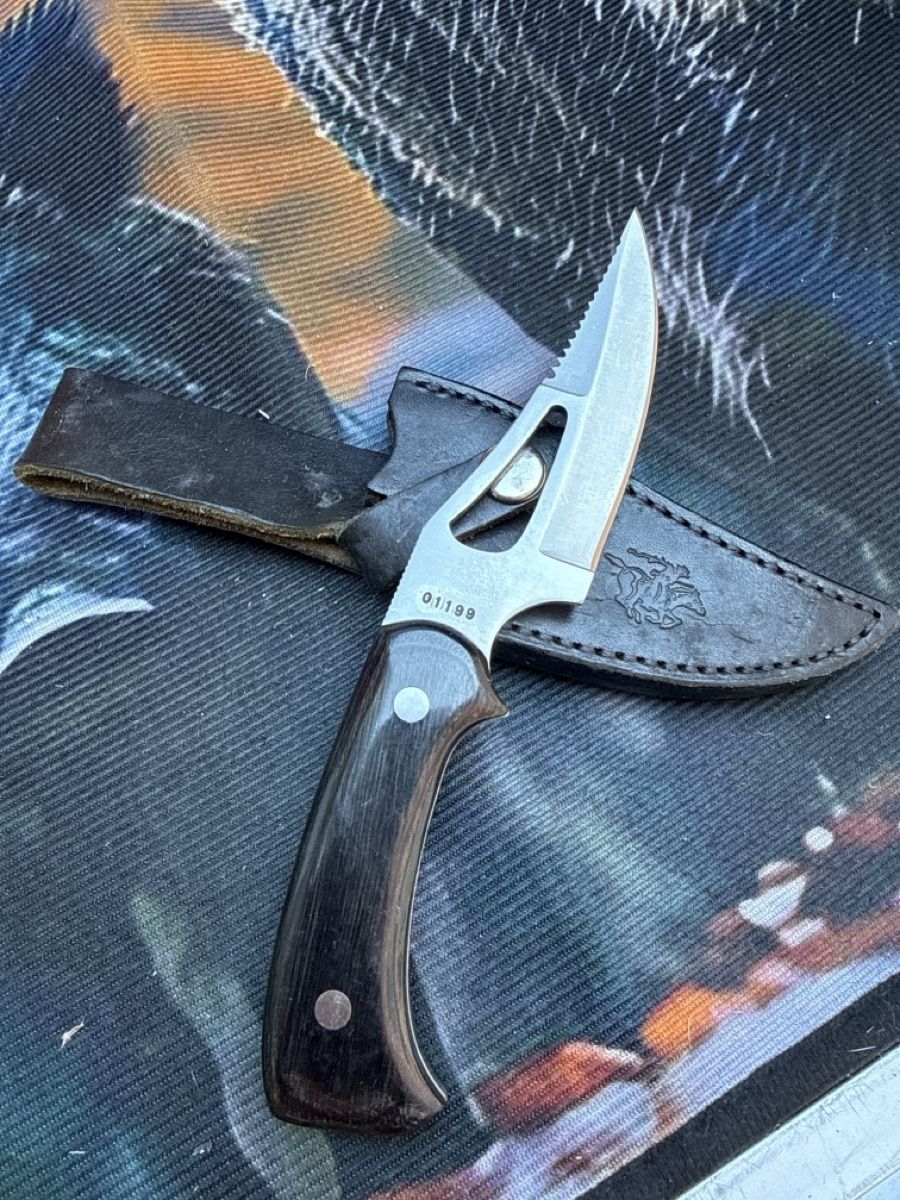 Winchester Accessori: Winchester Messer mit Lederscheide gebraucht – Nuovo (secondo la descrizione) da Krattigen venduto da Chasseur3 3