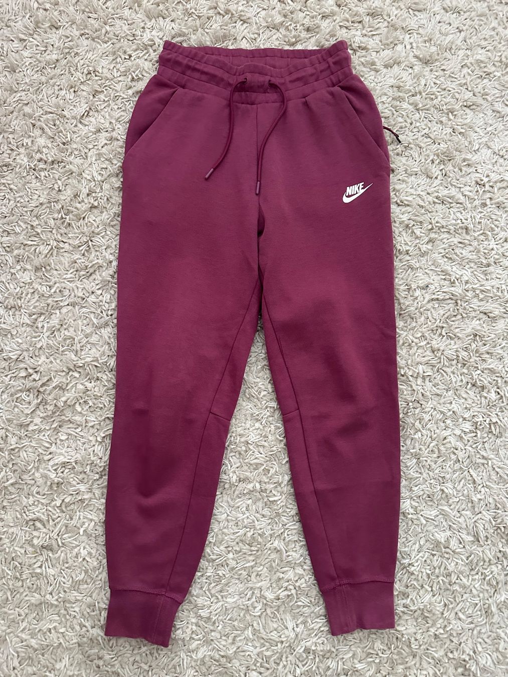 Nike Pantaloni: Nike Hose Gr.XS – Usato da Bern venduto da BrandVilla