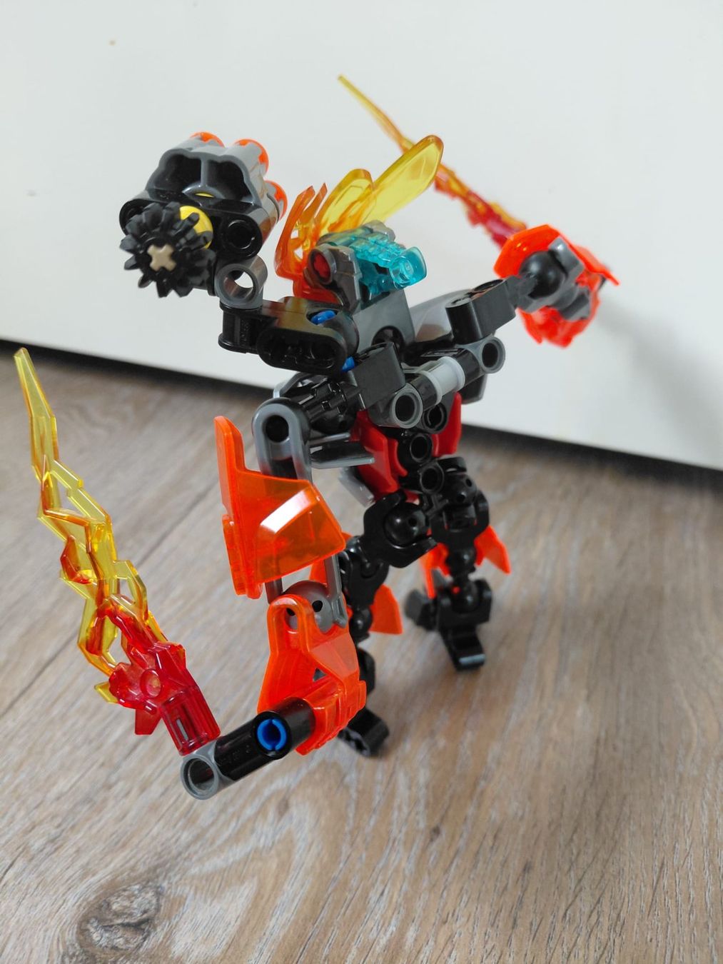 Lego Giocattoli: LEGO Bionicle 70783 : Protecteur du Feu – Usato da Eschert venduto da elleajis 2