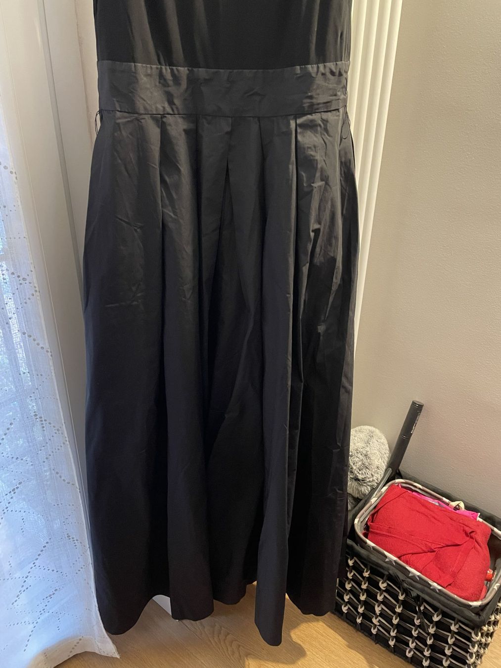 Ralph Lauren Vestiti: Vestito nero di Ralph Lauren – Nuovo (secondo la descrizione) da Meilen venduto da val_tsv8 3