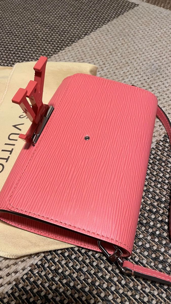 Louis Vuitton Borse da donna: Louis Vuitton epi coral – Nuovo (secondo la descrizione) da Wohlen AG venduto da rol_8r5l 1